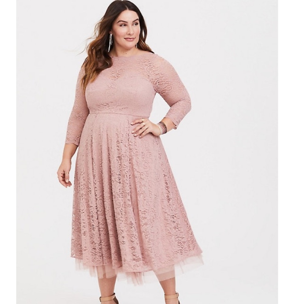 TORRID SPECIAL OCCASION BLUSH LACE MIDI DRESS